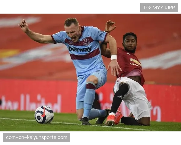 西汉姆联领先至补时遭曼联舍什科凌空垫射绝平